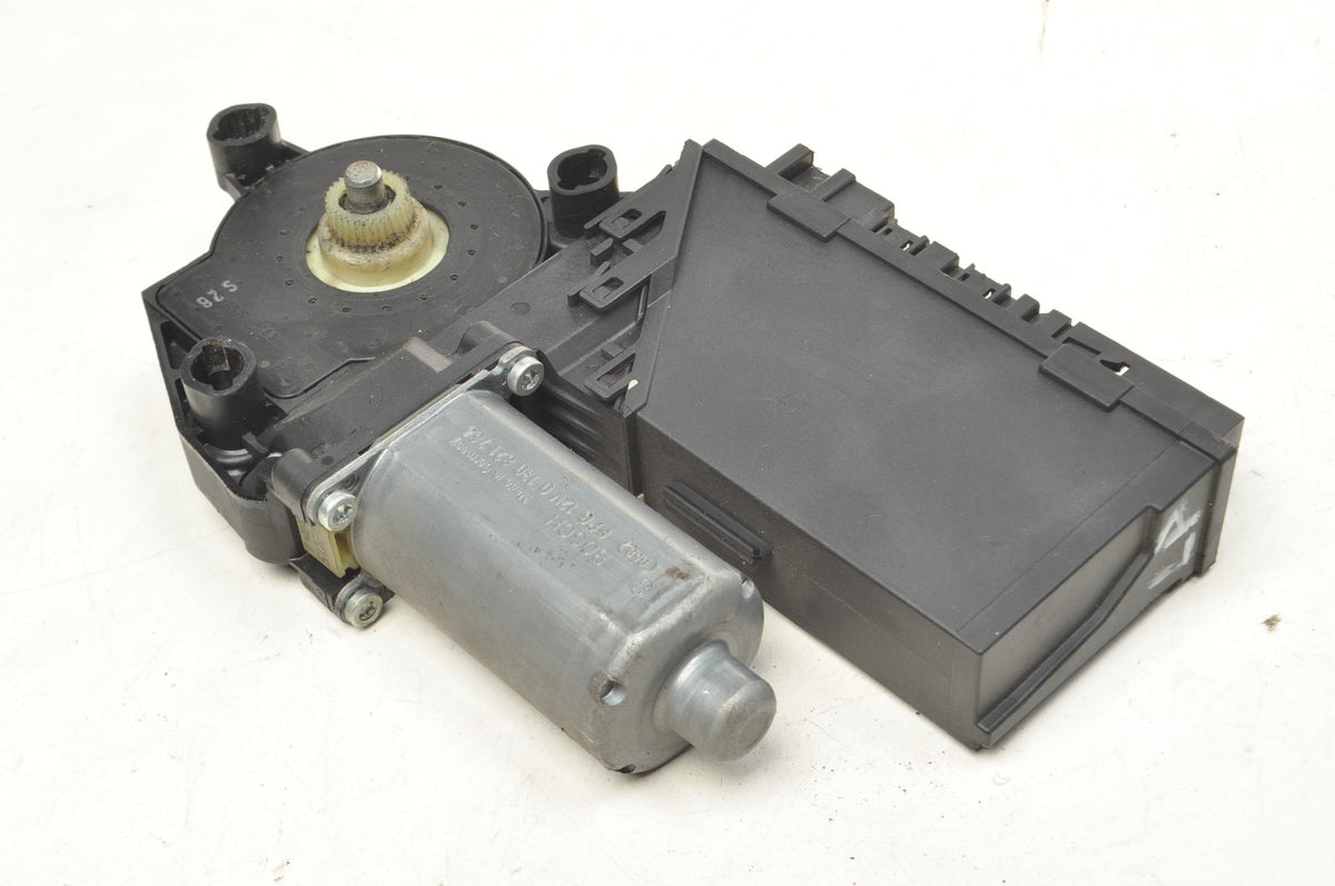 PORSCHE CAYENNE AND VW TOUAREG AND 7L WINDSHIELD MOTOR LEFT FRONT 3D1959793F