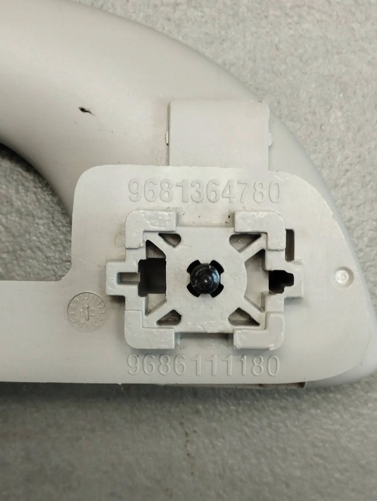 Peugeot 3008 AND HEADLINER HANDLE 9686111180