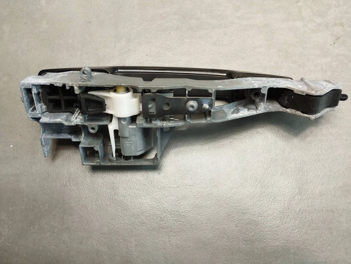 Peugeot 3008 I DOOR HANDLE RIGHT FRONT KTVD