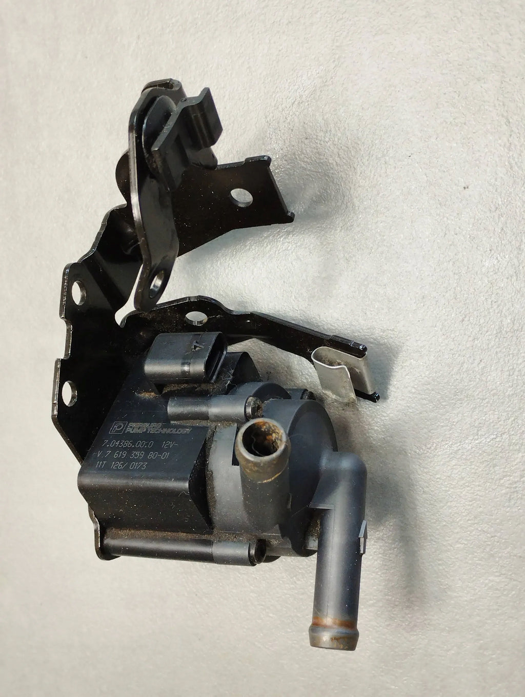 Peugeot 508 1.6 thp water pump 761935980