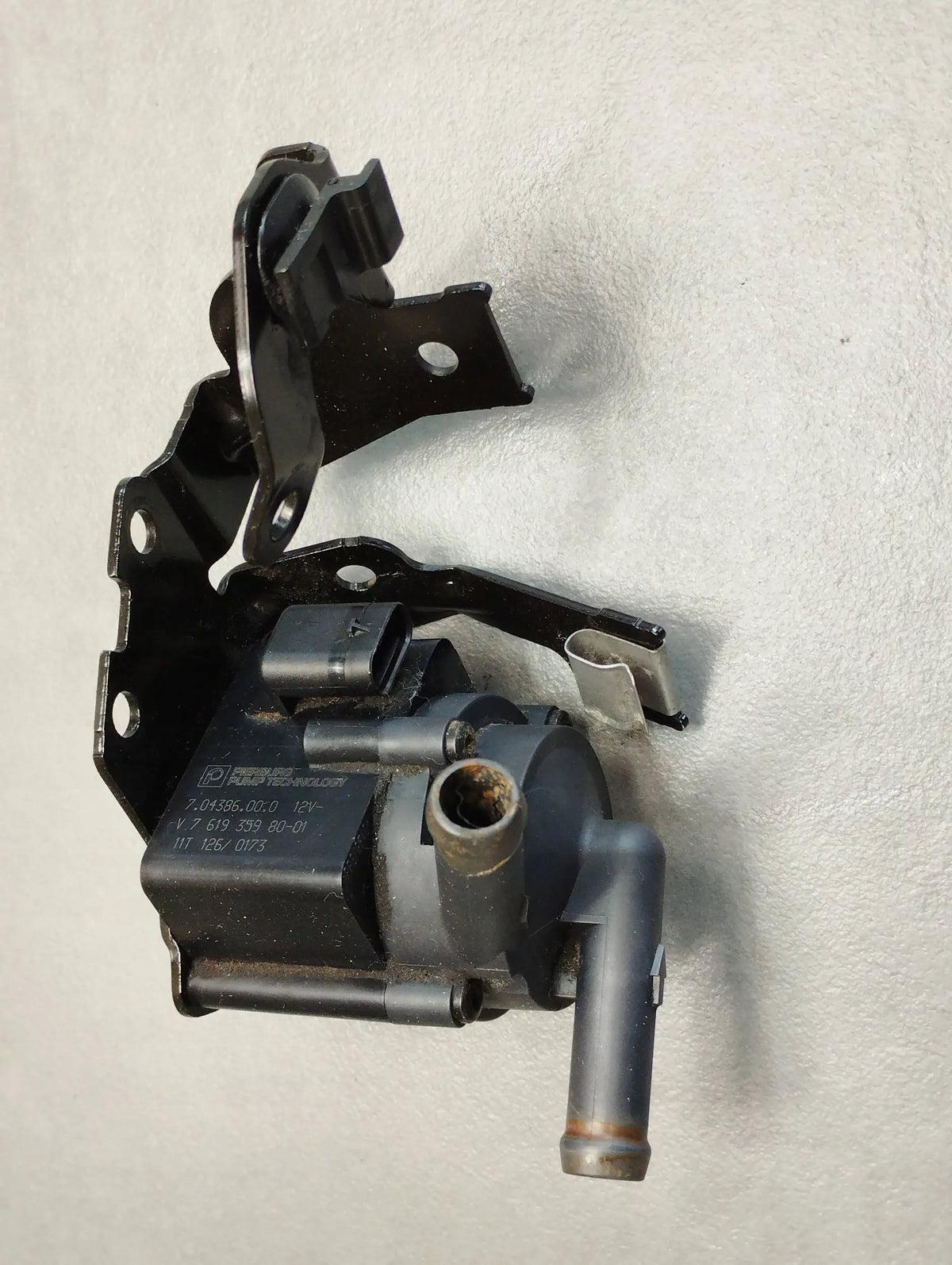 Peugeot 508 1.6 thp water pump 761935980