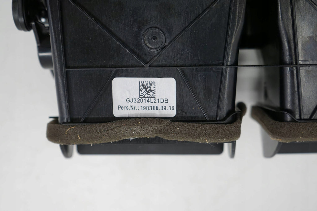 RANGE ROVER EVOQUE L538 LIFT 16R AIR VENT CENTER GJ32014L21DB