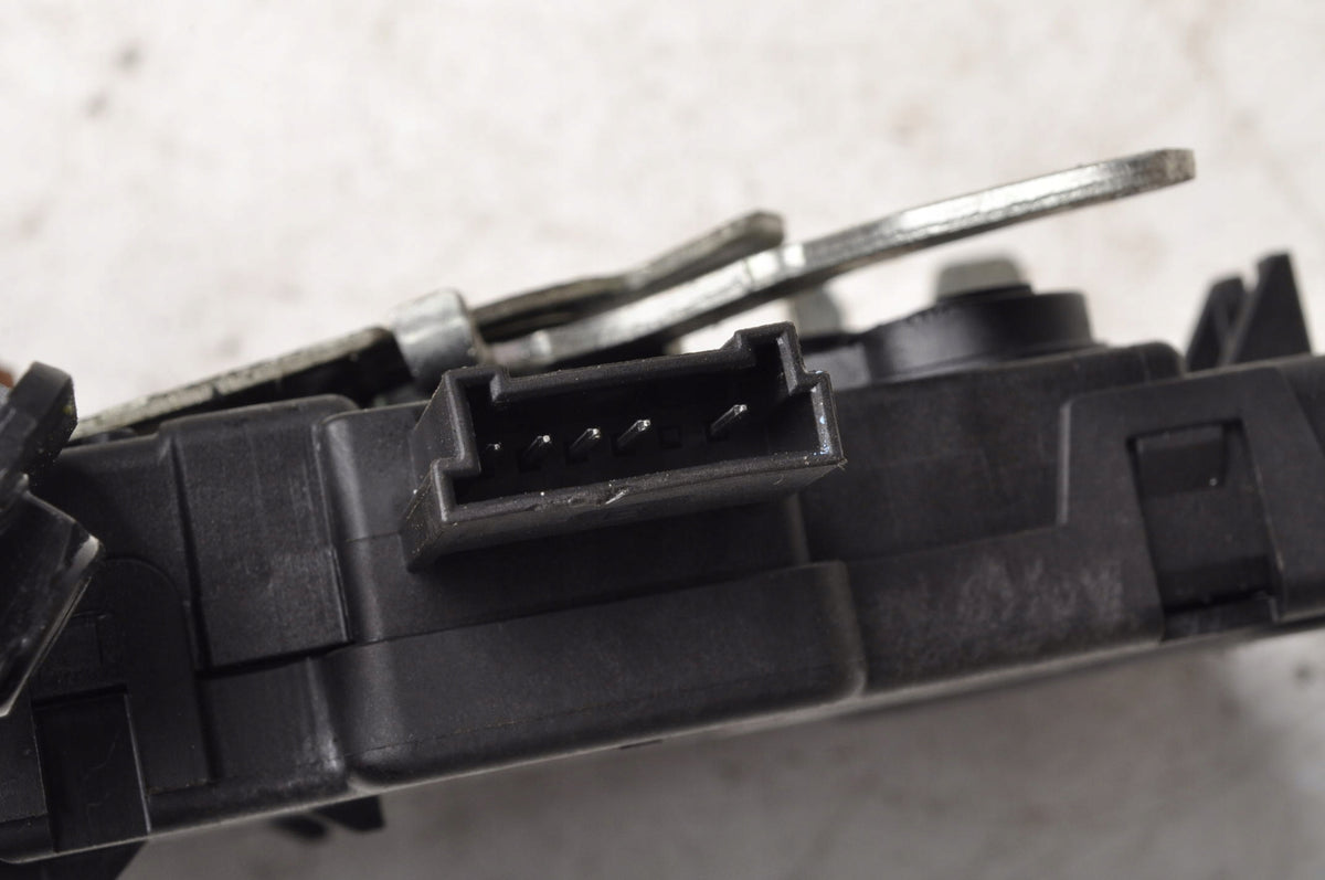 RANGE ROVER L494 TAILGATE LOCK 939434-112