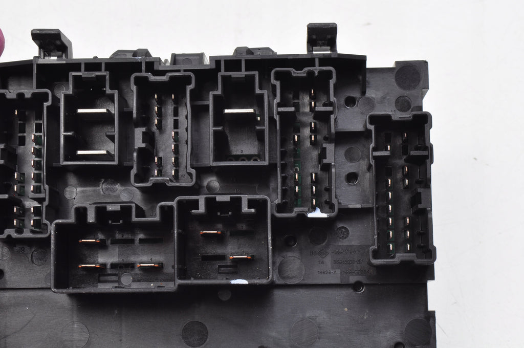RENAULT CAPTUR II 1.6 E-TECH LIFT FUSE BOX 24R 243225497R