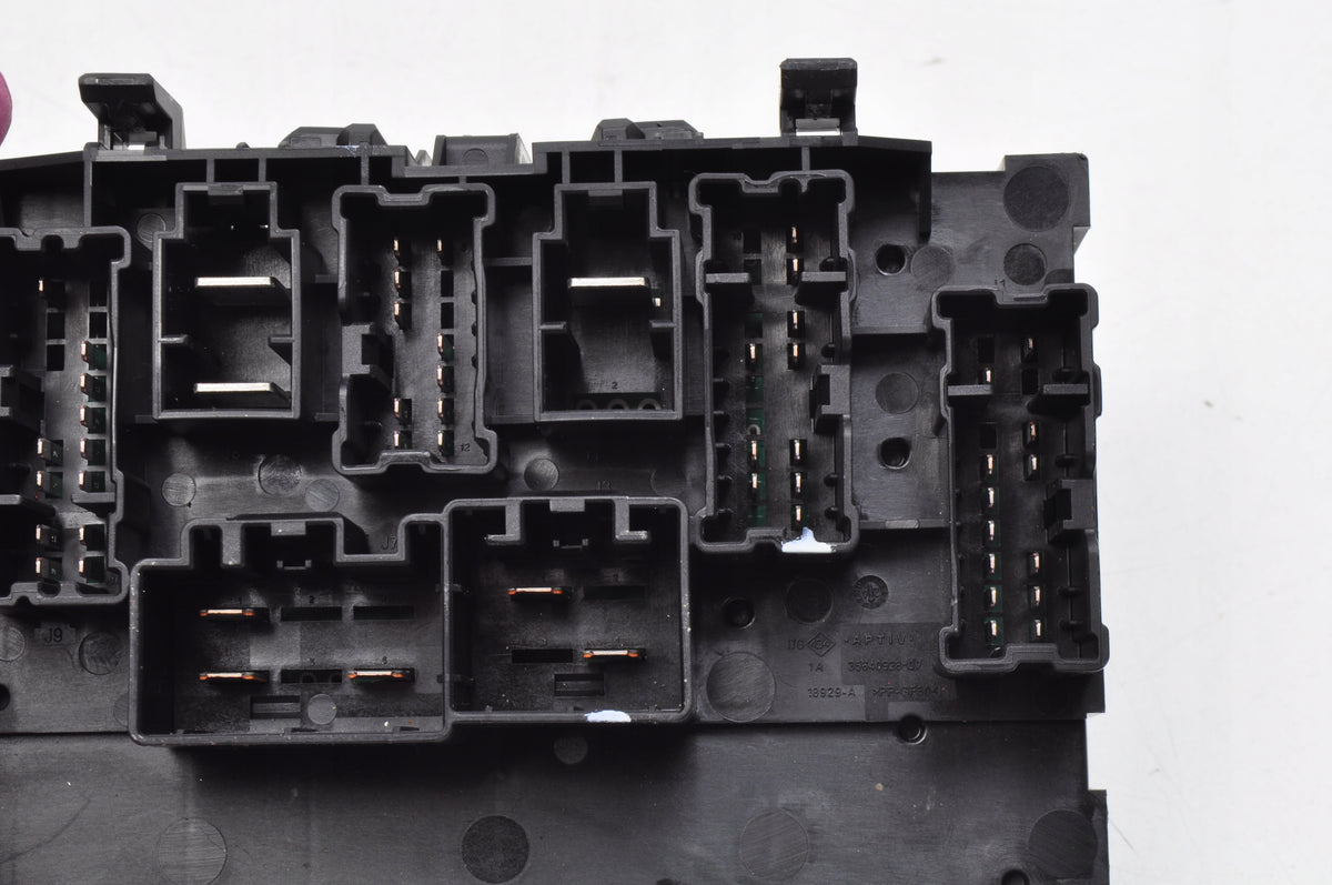 RENAULT CAPTUR II 1.6 E-TECH LIFT FUSE BOX 24R 243225497R