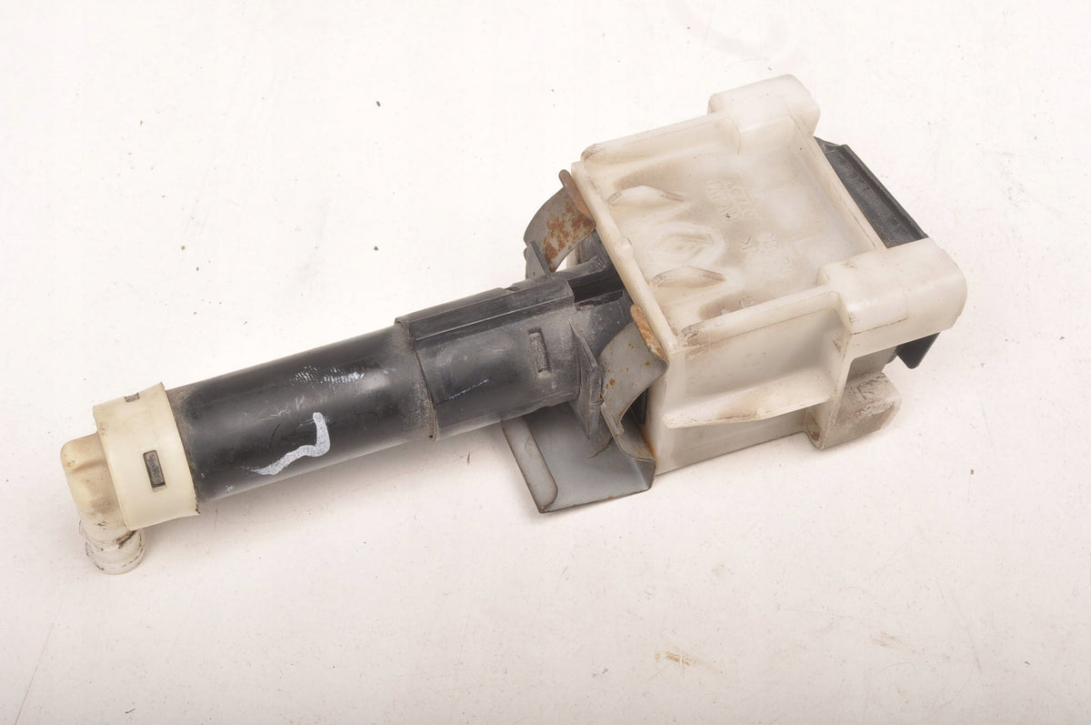 RENAULT KOLOS AND HEADLIGHT WASHER PUMP LEFT