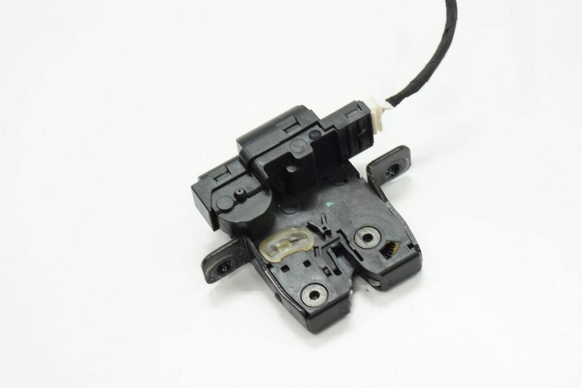 RENAULT LAGOON III COUPE 11R TAILGATE LOCK 8200747429B