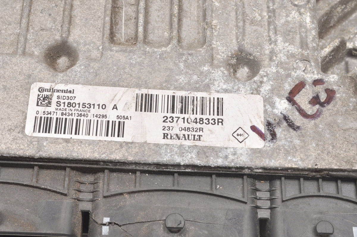 RENAULT MEGANE III 1.5 dCi COMPUTER ENGINE DRIVER 237104833R