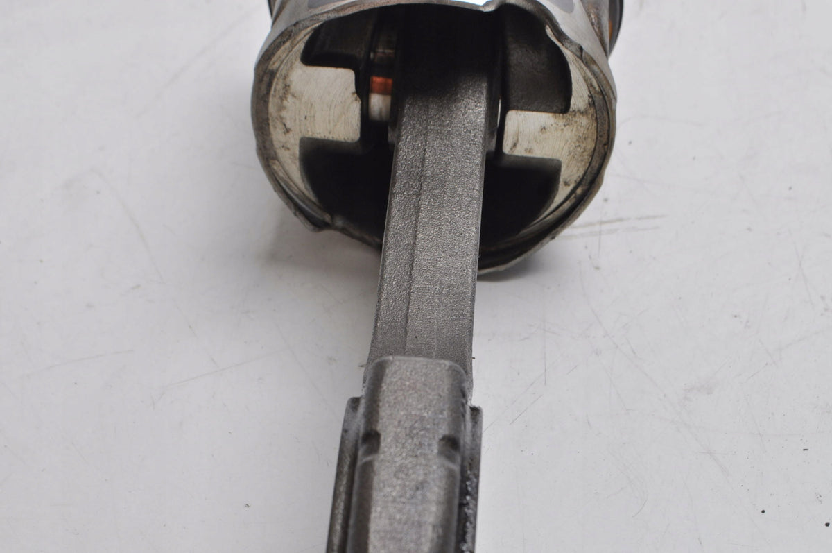 RENAULT TRAFIC II 2.0 dCi PISTON WITH CONNECTING ROD 910653