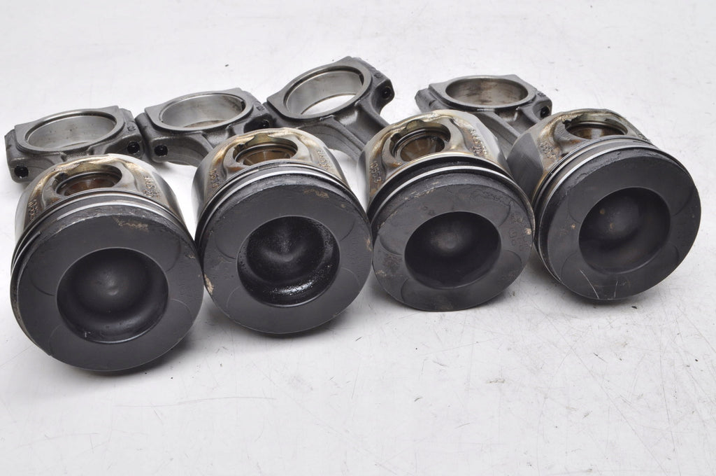 RENAULT TRAFIC II 2.0 dCi PISTON WITH CONNECTING ROD 910653