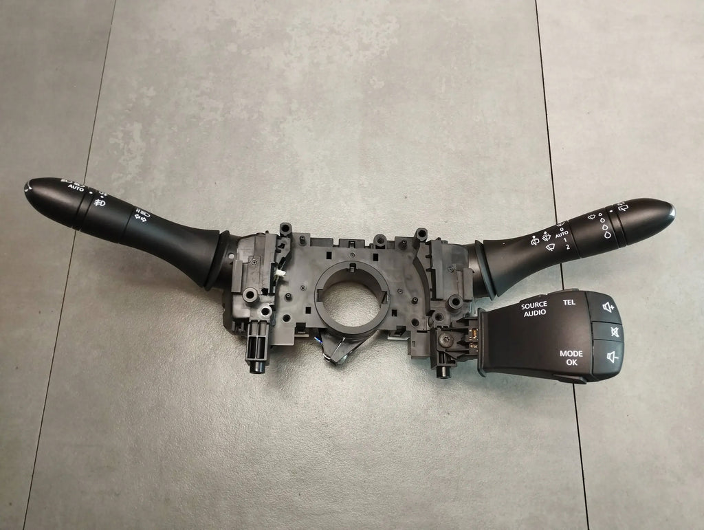 Renault Grand scenic IV COMBINED SWITCH 255678341RC