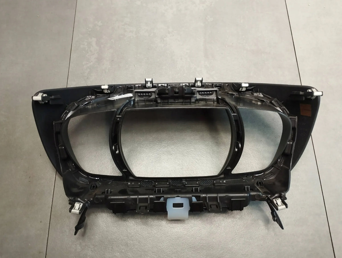 Renault Scenic IV COUNTER FRAME 682402941R