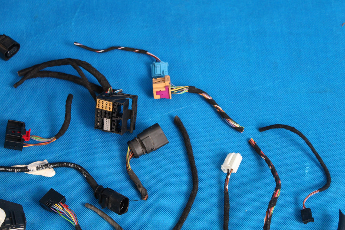 SEAT ATECA PLUG CUBE SET 2018R
