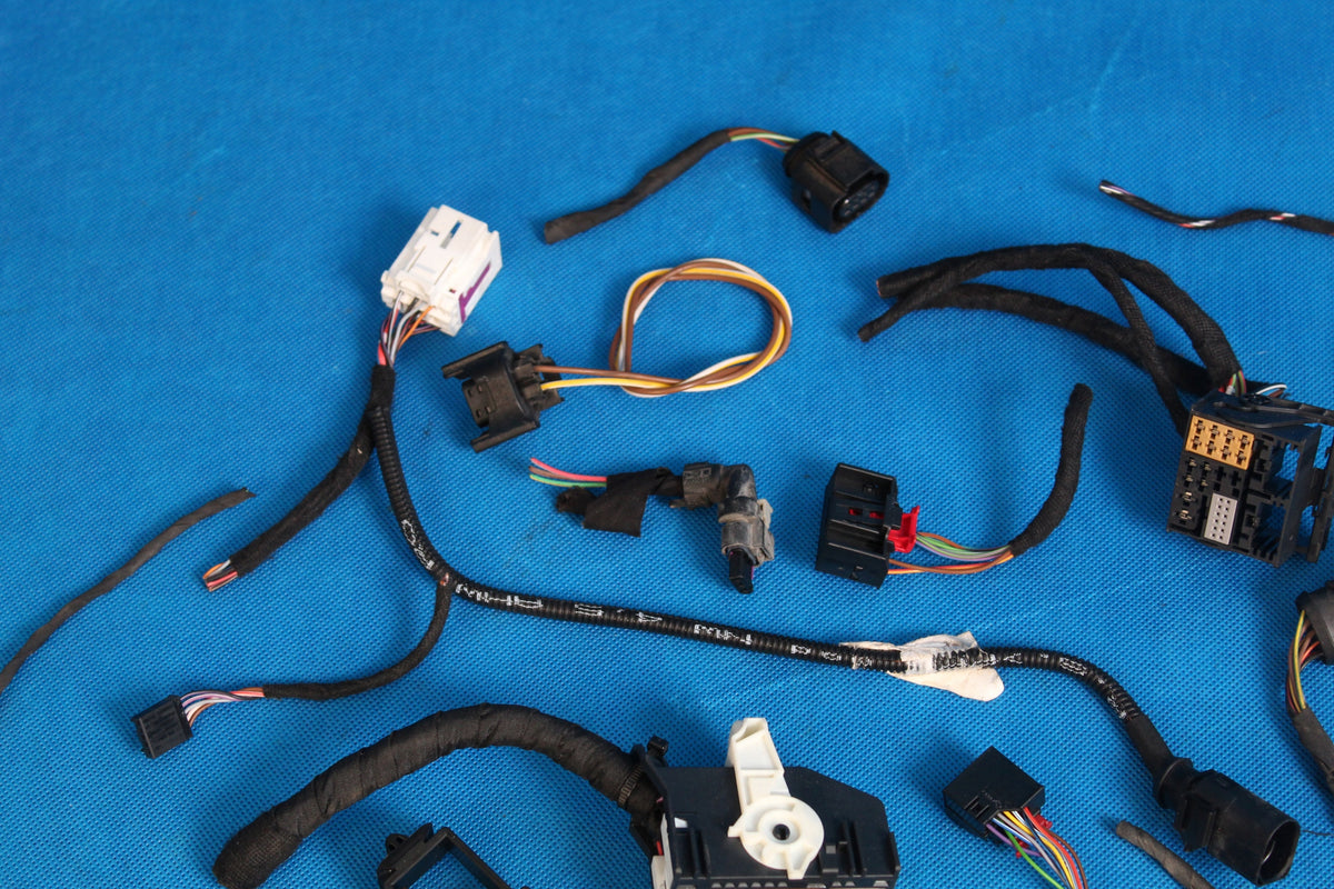 SEAT ATECA PLUG CUBE SET 2018R