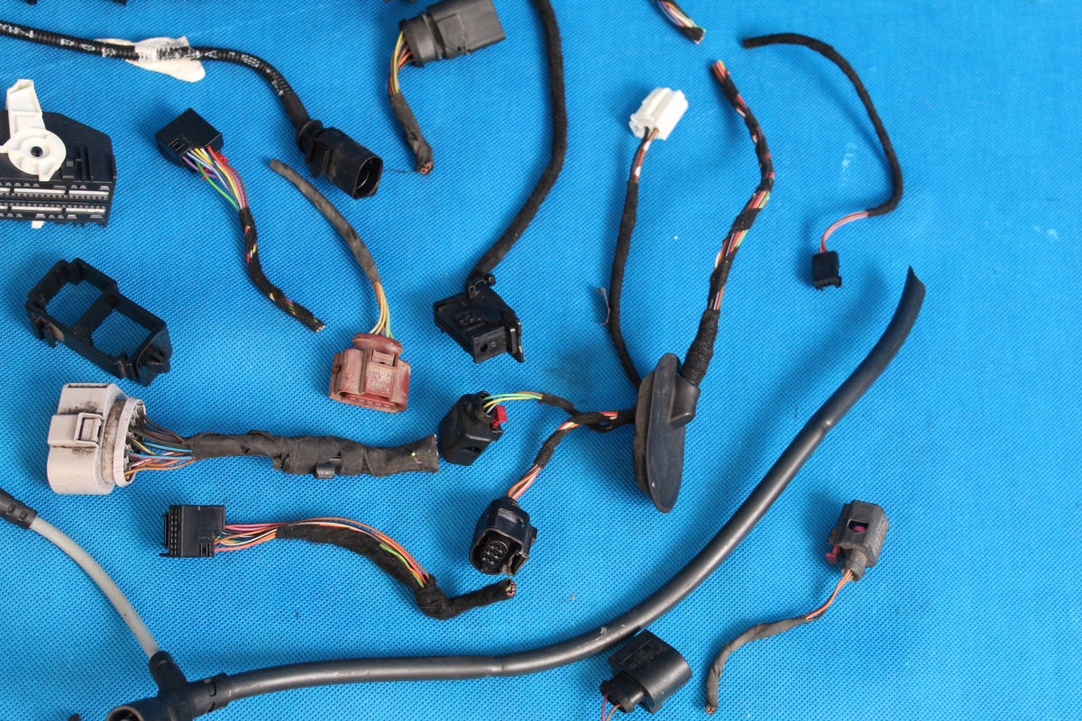 SEAT ATECA PLUG CUBE SET 2018R