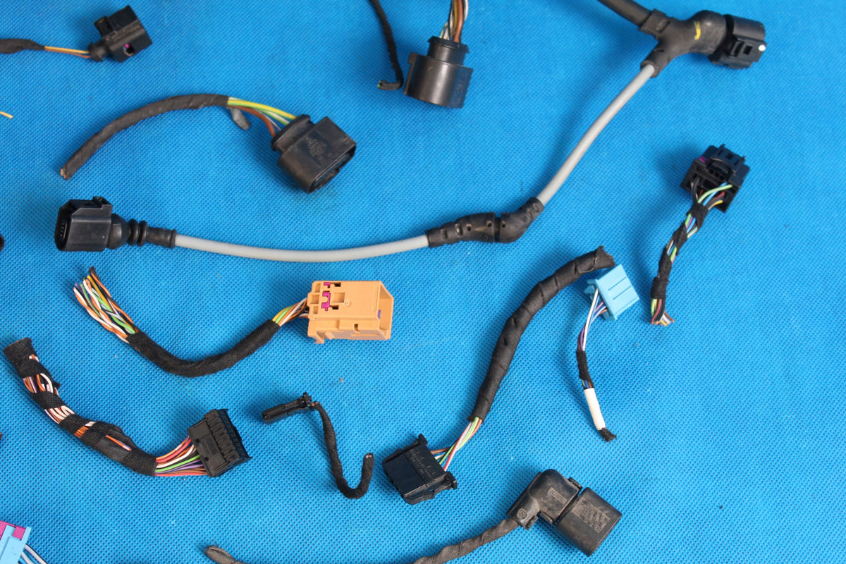 SEAT ATECA PLUG CUBE SET 2018R