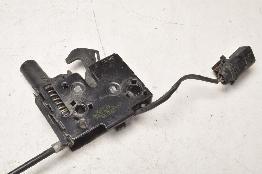 SEAT IBIZA V LOCK MASK 6F0823509