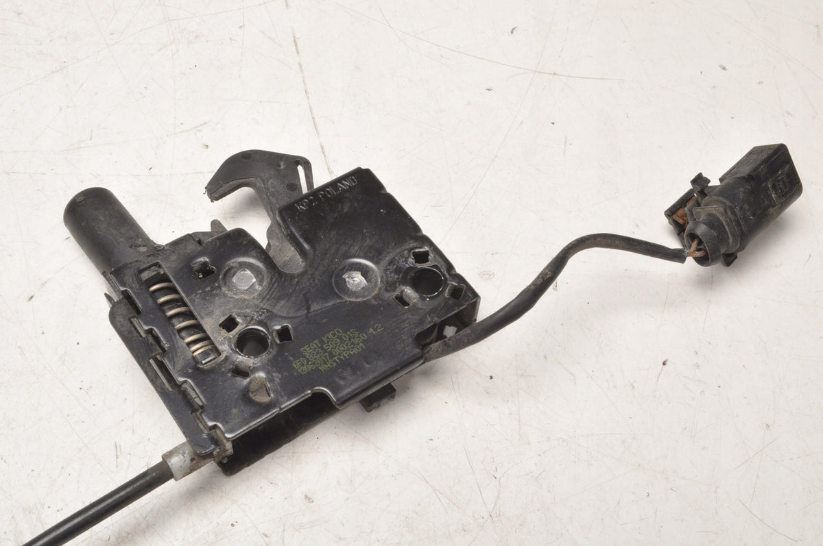 SEAT IBIZA V LOCK MASK 6F0823509