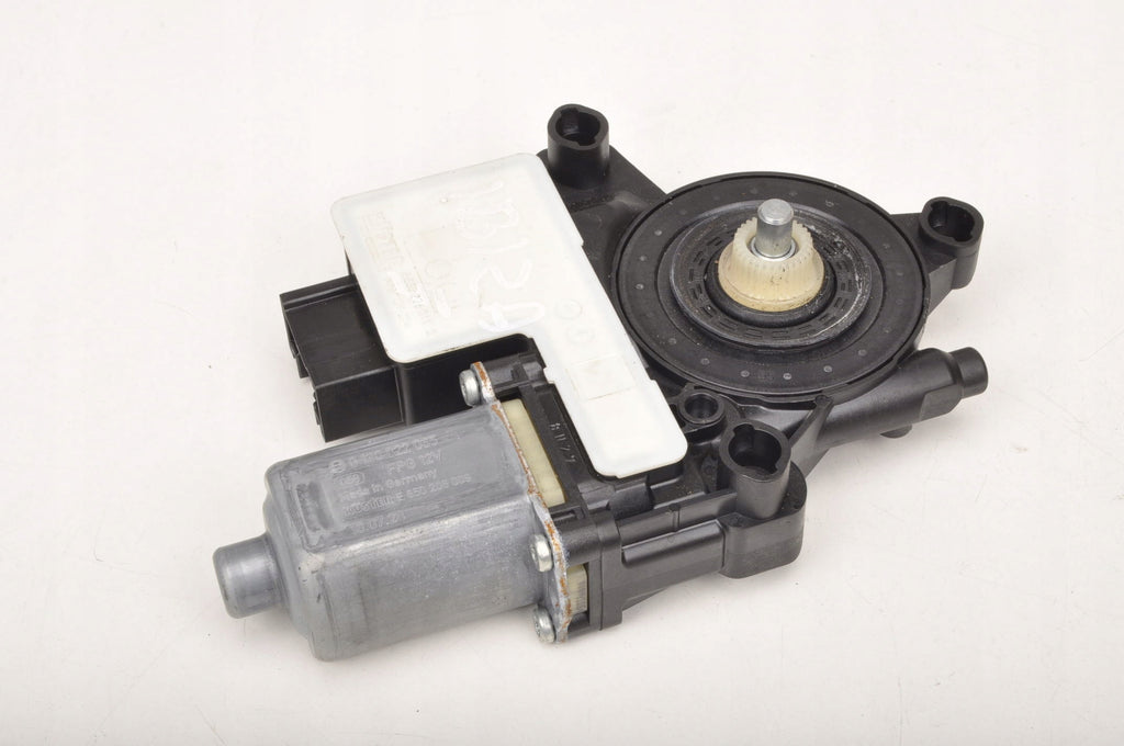 SEAT IBIZA V WINDSCREEN MOTOR LEFT FRONT 2Q2959882D 0130822065