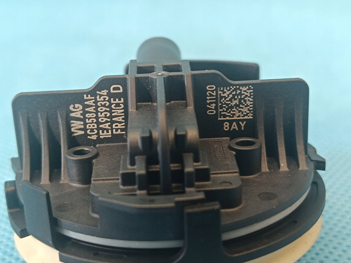 SEAT LEON 4 IV FR COMBI 2.0 TDI 110KW 2021 R IMPACT SENSOR 1EA959354