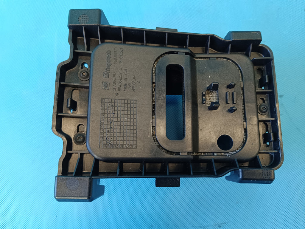 SEAT LEON 4 IV FR COMBI 2.0 TDI 2021 R BRACKET MOUNTING SELECTOR HOLDER