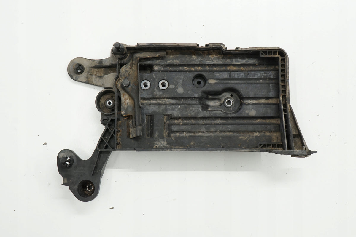 SEAT LEON III 14R BATTERY BASE 5Q0915321H 5Q09153331J