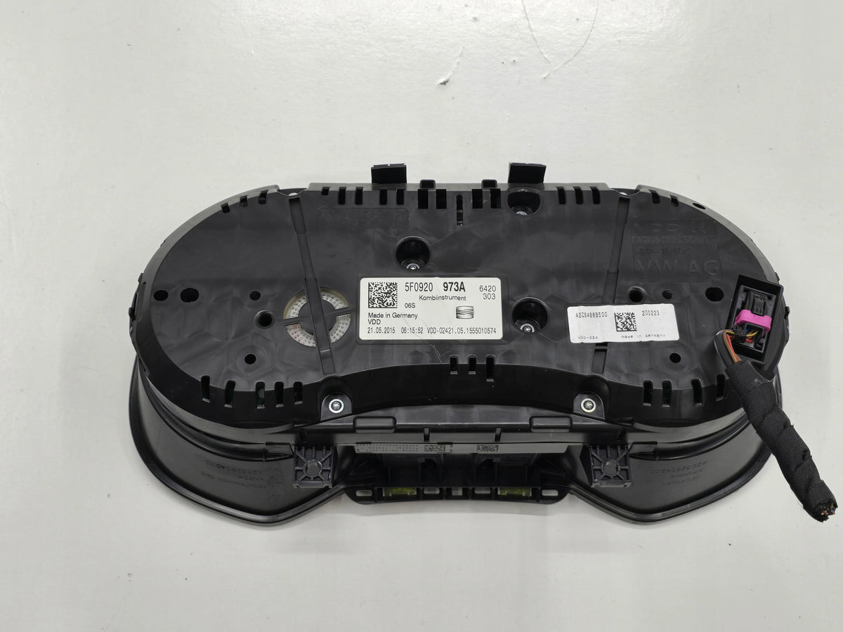 SEAT LEON III 15R COUNTER CLOCK 2.0TDI 5F0920973A ANGLIK UK