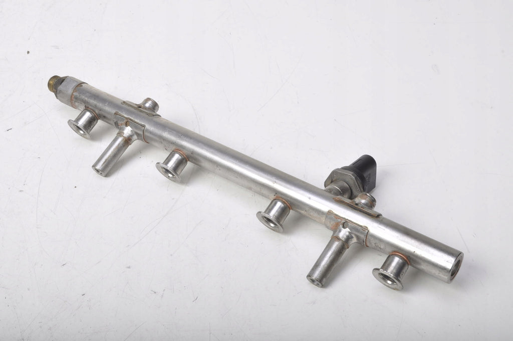 SEAT LEON III 2.0 LIFT INJECTION RAIL 06K133317AB