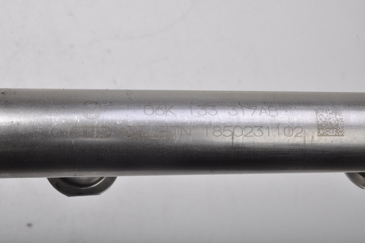 SEAT LEON III 2.0 LIFT INJECTION RAIL 06K133317AB