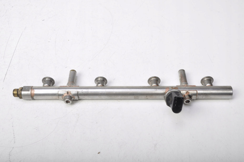SEAT LEON III 2.0 LIFT INJECTION RAIL 06K133317AB