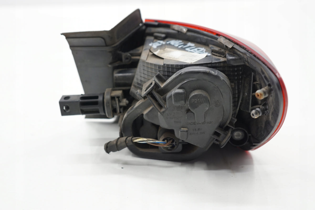 SEAT LEON III HB 15R LAMP LEFT REAR 5F0945207E
