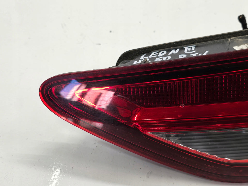 SEAT LEON III HB 5D 13R LAMP RIGHT REAR FLAP 5F0945094D