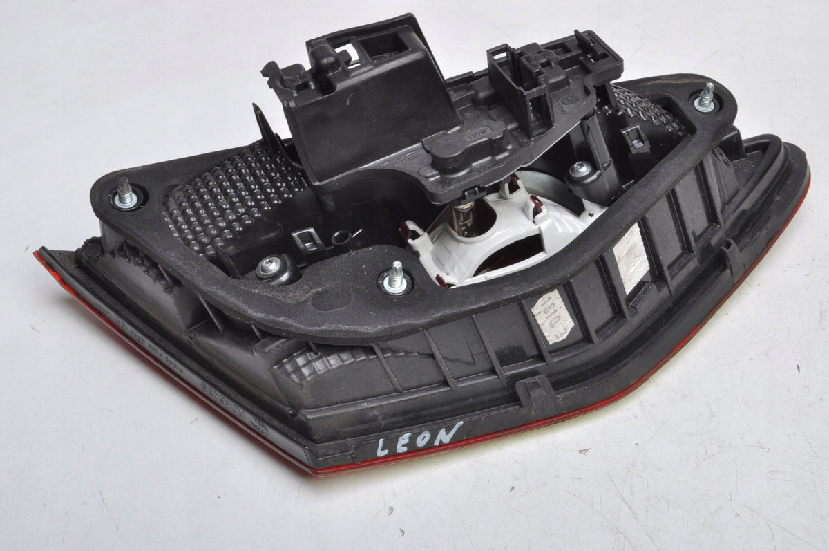SEAT LEON III LAMP RIGHT REAR FLAP UK 5F0945094F