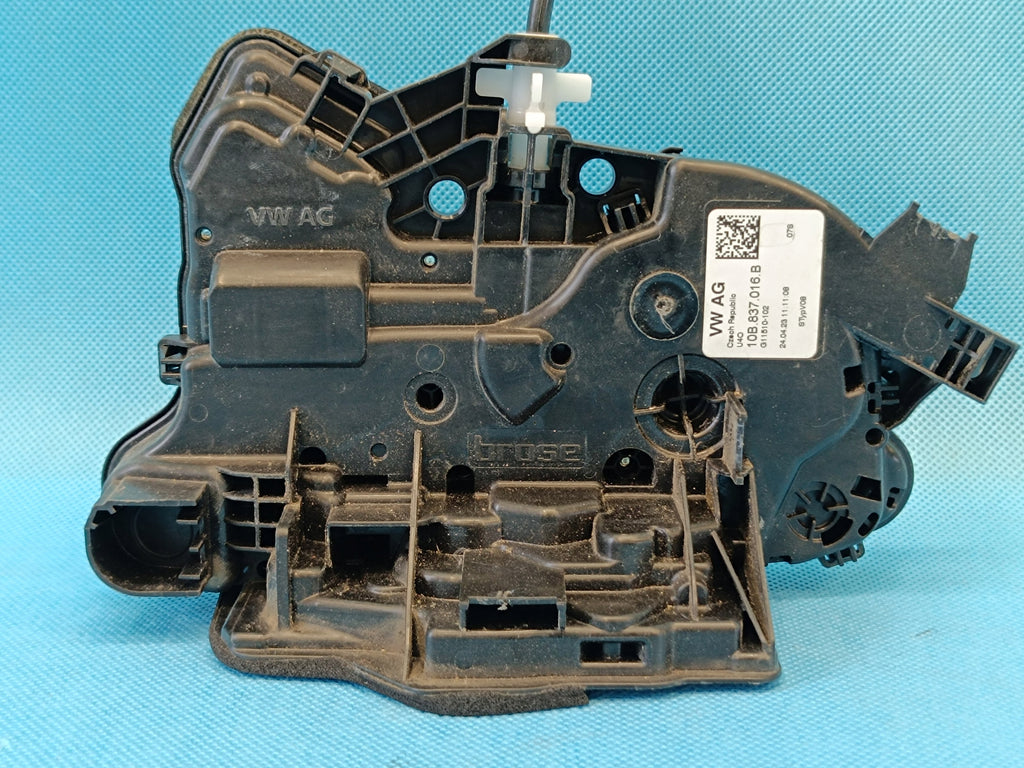 SKODA FABIA 4 MONTE CARLO 1.5TSI 2023 R DOOR LOCK RIGHT FRONT 10B837016B