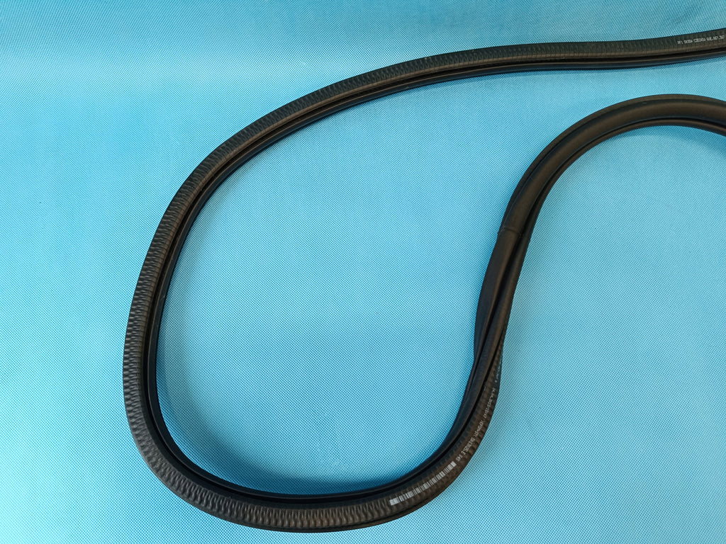 SKODA FABIA 4 MONTE CARLO 1.5TSI 2023 R DOOR SEAL LEFT REAR 6VE867367B