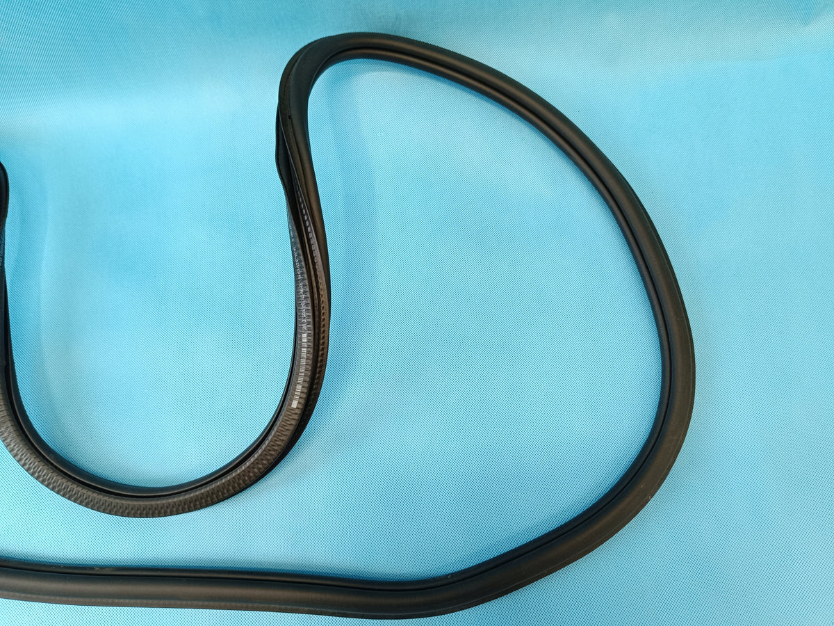 SKODA FABIA 4 MONTE CARLO 1.5TSI 2023 R DOOR SEAL LEFT REAR 6VE867367B
