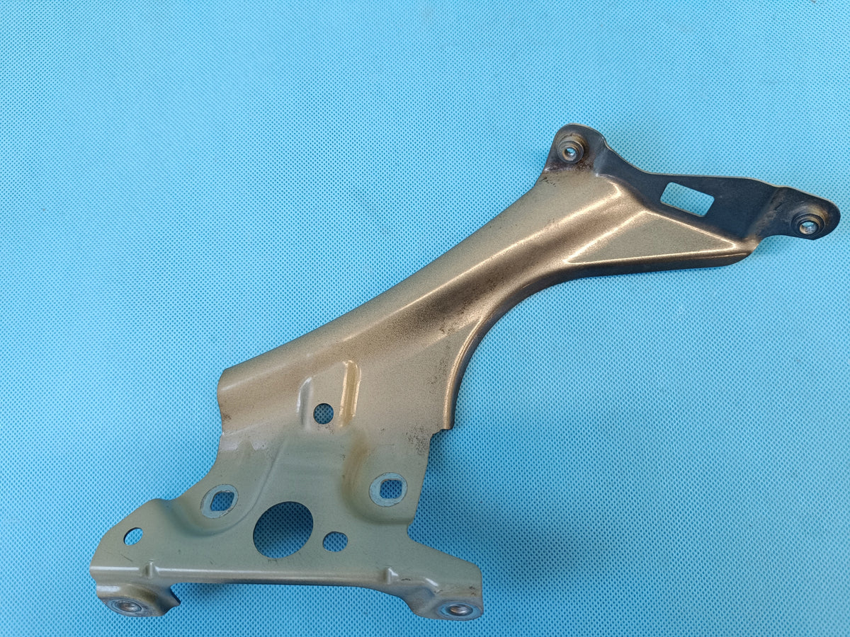 SKODA FABIA 4 MONTE CARLO 2023 R BRACKET FENDER MOUNT LEFT 6VA821227