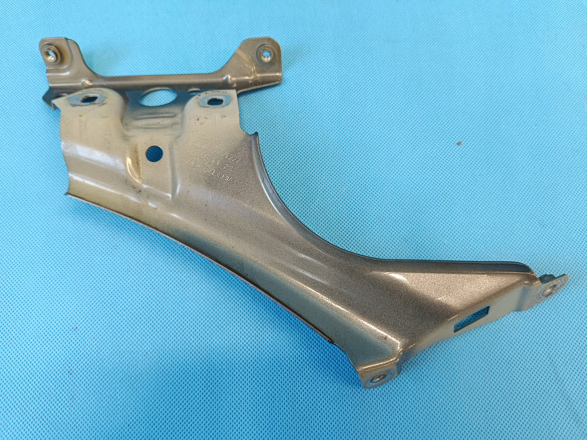 SKODA FABIA 4 MONTE CARLO 2023 R BRACKET FENDER MOUNT LEFT 6VA821227
