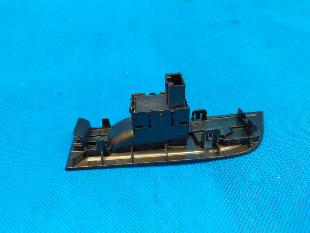 SKODA KAMIQ 2023 R 1.5 TSI 110KW CONTROL PANEL RIGHT REAR 654867172
