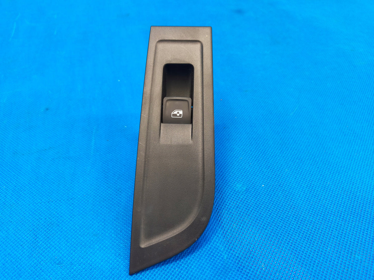 SKODA KAMIQ 2023 R 1.5 TSI 110KW CONTROL PANEL RIGHT REAR 654867172