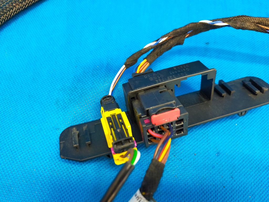 SKODA KAMIQ 2023 R 1.5 TSI 110KW FRONT SEAT HARNESS PASSENGER 654971582