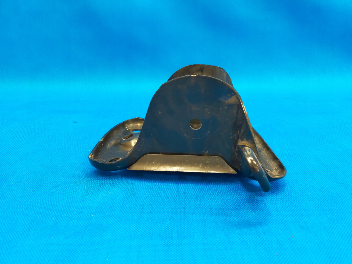 SKODA KAMIQ 2023 R 1.5 TSI 110KW REAR AXLE SWING ARM BEARING BRACKET LEFT