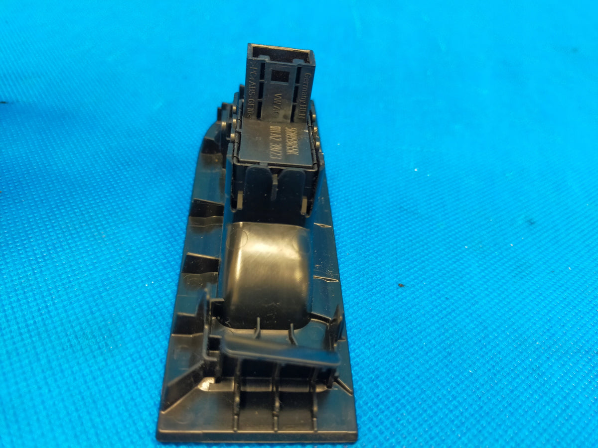 SKODA KAMIQ 2023 R 1.5 TSI 110KW WINDOW CONTROL PANEL LEFT REAR 654867171