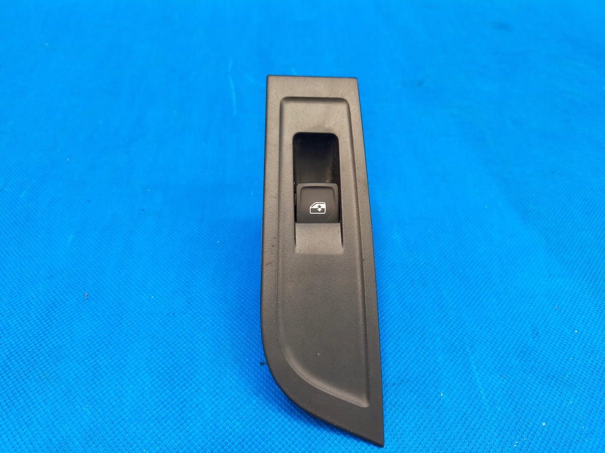 SKODA KAMIQ 2023 R 1.5 TSI 110KW WINDOW CONTROL PANEL LEFT REAR 654867171