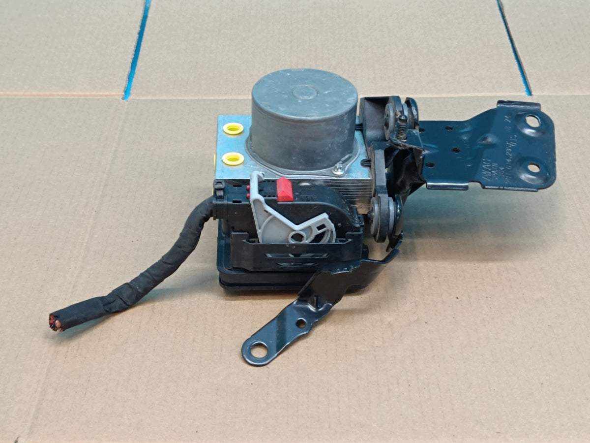 SKODA KAMIQ 2024 R LIFT 1,5 TSI 110KW DXDE BRAKE PUMP ABS 2Q0614517CS