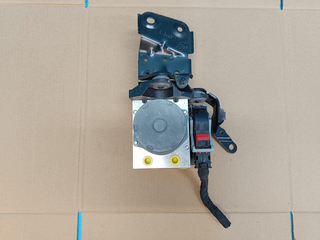 SKODA KAMIQ 2024 R LIFT 1,5 TSI 110KW DXDE BRAKE PUMP ABS 2Q0614517CS