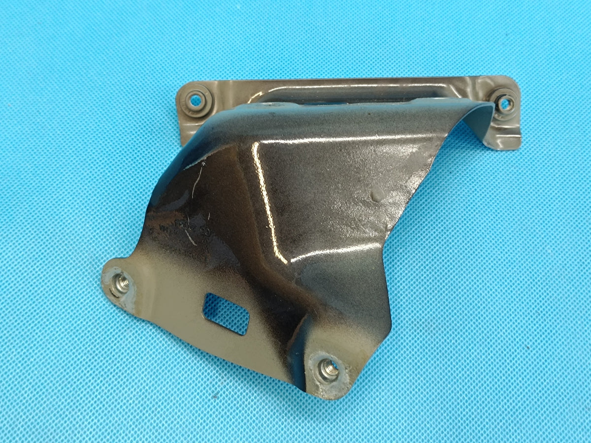 SKODA KAMIQ 2024 R LIFT 1,5 TSI FENDER MOUNT RIGHT FRONT 658821228A