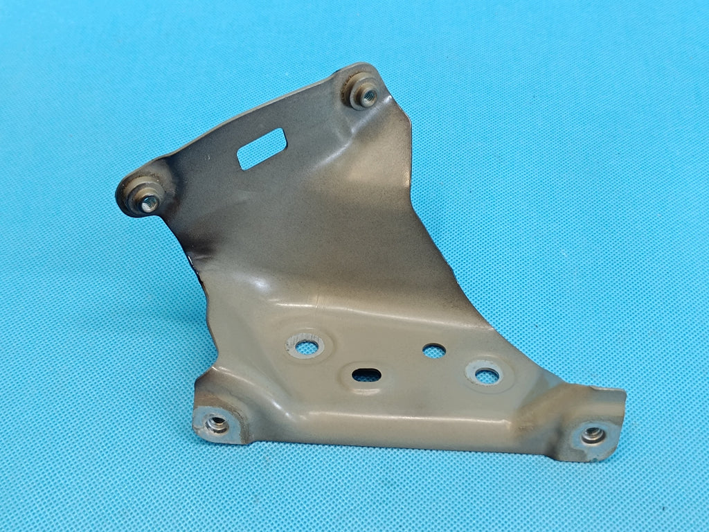 SKODA KAMIQ 2024 R LIFT 1,5 TSI FENDER MOUNT RIGHT FRONT 658821228A