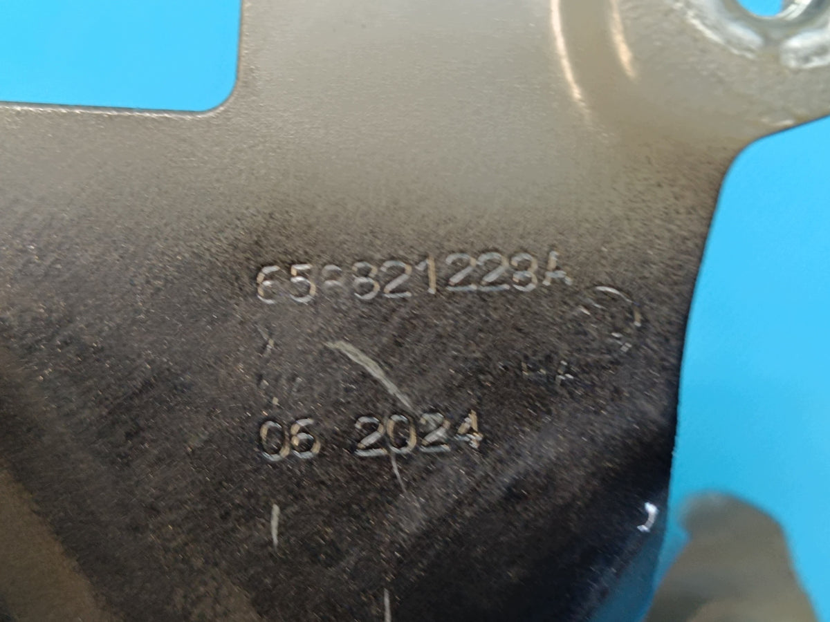 SKODA KAMIQ 2024 R LIFT 1,5 TSI FENDER MOUNT RIGHT FRONT 658821228A
