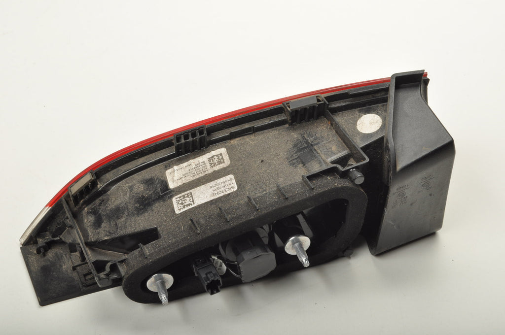 SKODA KAMIQ LAMP LEFT REAR FLAP 658945093